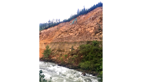 Construction of bridge over Wangchhu in full swing